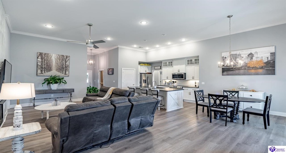 Marian Court, Elizabethtown, Kentucky 42701, ,2 BathroomsBathrooms,For Sale,Marian Court,HK24003784