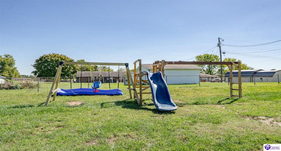 Marian Court, Elizabethtown, Kentucky 42701, ,2 BathroomsBathrooms,For Sale,Marian Court,HK24003784