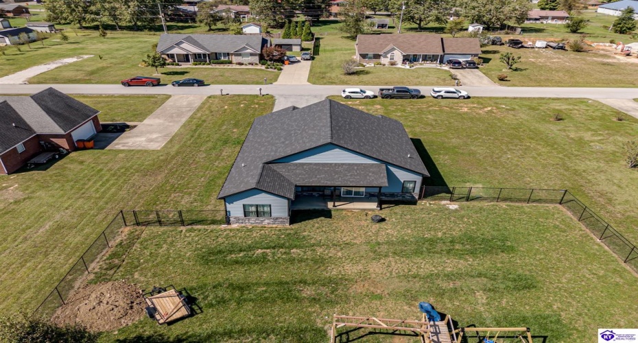 Marian Court, Elizabethtown, Kentucky 42701, ,2 BathroomsBathrooms,For Sale,Marian Court,HK24003784