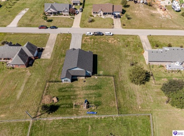 Marian Court, Elizabethtown, Kentucky 42701, ,2 BathroomsBathrooms,For Sale,Marian Court,HK24003784 Marian Court, Elizabethtown, Kentucky 42701, ,2 BathroomsBathrooms,For Sale,Marian Court,HK24003784