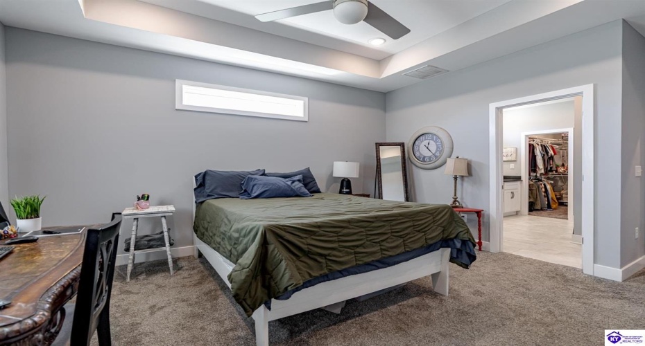 Marian Court, Elizabethtown, Kentucky 42701, ,2 BathroomsBathrooms,For Sale,Marian Court,HK24003784