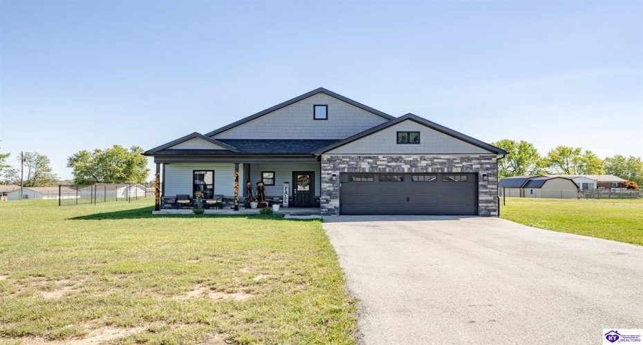 Marian Court, Elizabethtown, Kentucky 42701, ,2 BathroomsBathrooms,For Sale,Marian Court,HK24003784