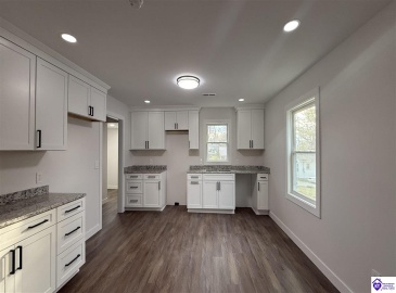 E Hodgenville Ave, Greensburg, Kentucky 42743, ,2 BathroomsBathrooms,For Sale,E Hodgenville Ave,HK24003786 E Hodgenville Ave, Greensburg, Kentucky 42743, ,2 BathroomsBathrooms,For Sale,E Hodgenville Ave,HK24003786