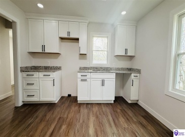 E Hodgenville Ave, Greensburg, Kentucky 42743, ,2 BathroomsBathrooms,For Sale,E Hodgenville Ave,HK24003786 E Hodgenville Ave, Greensburg, Kentucky 42743, ,2 BathroomsBathrooms,For Sale,E Hodgenville Ave,HK24003786