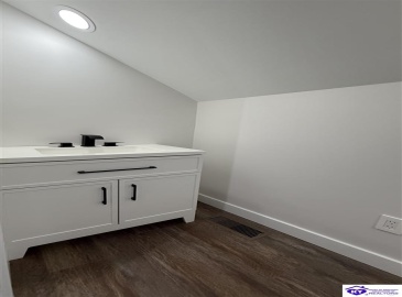 E Hodgenville Ave, Greensburg, Kentucky 42743, ,2 BathroomsBathrooms,For Sale,E Hodgenville Ave,HK24003786 E Hodgenville Ave, Greensburg, Kentucky 42743, ,2 BathroomsBathrooms,For Sale,E Hodgenville Ave,HK24003786