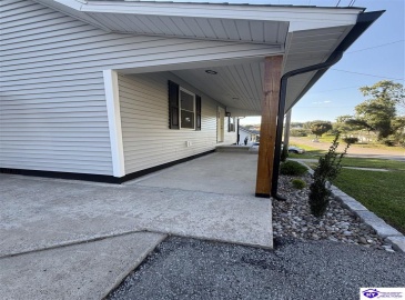 E Hodgenville Ave, Greensburg, Kentucky 42743, ,2 BathroomsBathrooms,For Sale,E Hodgenville Ave,HK24003786 E Hodgenville Ave, Greensburg, Kentucky 42743, ,2 BathroomsBathrooms,For Sale,E Hodgenville Ave,HK24003786