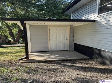 E Hodgenville Ave, Greensburg, Kentucky 42743, ,2 BathroomsBathrooms,For Sale,E Hodgenville Ave,HK24003786 E Hodgenville Ave, Greensburg, Kentucky 42743, ,2 BathroomsBathrooms,For Sale,E Hodgenville Ave,HK24003786