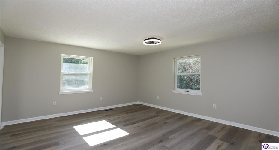 Deer Haven Drive, Elizabethtown, Kentucky 42701, ,3 BathroomsBathrooms,For Sale,Deer Haven Drive,HK24003789