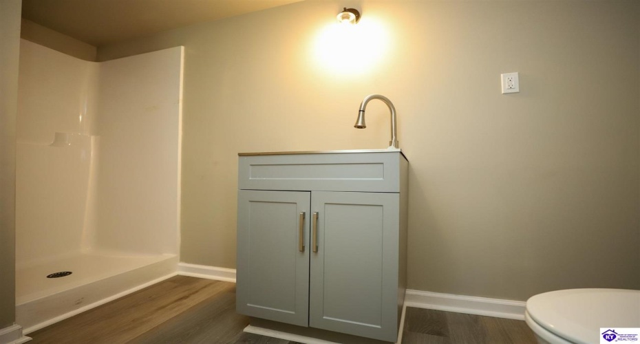 Deer Haven Drive, Elizabethtown, Kentucky 42701, ,3 BathroomsBathrooms,For Sale,Deer Haven Drive,HK24003789