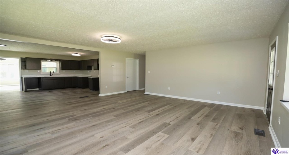 Deer Haven Drive, Elizabethtown, Kentucky 42701, ,3 BathroomsBathrooms,For Sale,Deer Haven Drive,HK24003789