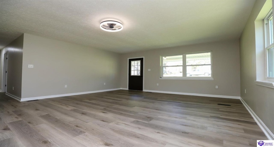 Deer Haven Drive, Elizabethtown, Kentucky 42701, ,3 BathroomsBathrooms,For Sale,Deer Haven Drive,HK24003789