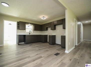 Deer Haven Drive, Elizabethtown, Kentucky 42701, ,3 BathroomsBathrooms,For Sale,Deer Haven Drive,HK24003789 Deer Haven Drive, Elizabethtown, Kentucky 42701, ,3 BathroomsBathrooms,For Sale,Deer Haven Drive,HK24003789