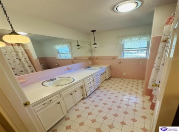 Robinson Avenue, Campbellsville, Kentucky 42718, ,3 BathroomsBathrooms,For Sale,Robinson Avenue,HK24003794 Robinson Avenue, Campbellsville, Kentucky 42718, ,3 BathroomsBathrooms,For Sale,Robinson Avenue,HK24003794