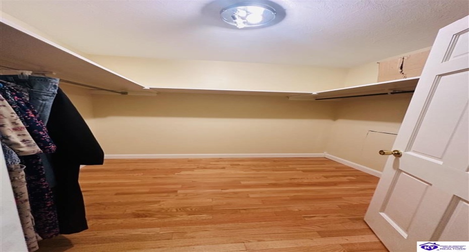 Robinson Avenue, Campbellsville, Kentucky 42718, ,3 BathroomsBathrooms,For Sale,Robinson Avenue,HK24003794