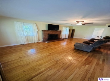 Robinson Avenue, Campbellsville, Kentucky 42718, ,3 BathroomsBathrooms,For Sale,Robinson Avenue,HK24003794 Robinson Avenue, Campbellsville, Kentucky 42718, ,3 BathroomsBathrooms,For Sale,Robinson Avenue,HK24003794