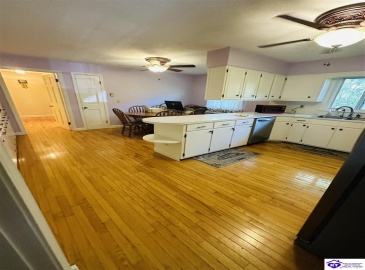 Robinson Avenue, Campbellsville, Kentucky 42718, ,3 BathroomsBathrooms,For Sale,Robinson Avenue,HK24003794 Robinson Avenue, Campbellsville, Kentucky 42718, ,3 BathroomsBathrooms,For Sale,Robinson Avenue,HK24003794