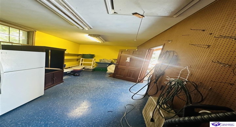 Robinson Avenue, Campbellsville, Kentucky 42718, ,3 BathroomsBathrooms,For Sale,Robinson Avenue,HK24003794