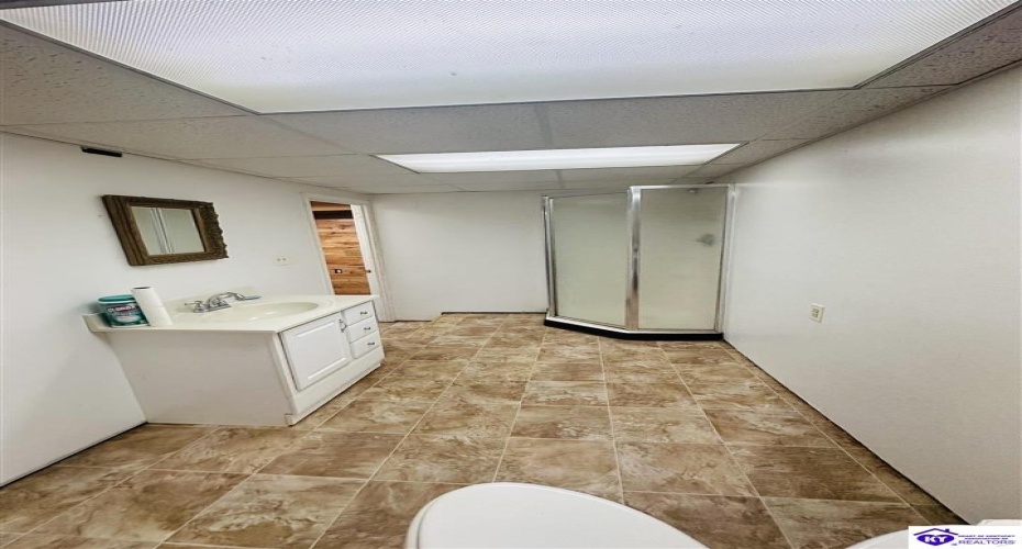 Robinson Avenue, Campbellsville, Kentucky 42718, ,3 BathroomsBathrooms,For Sale,Robinson Avenue,HK24003794