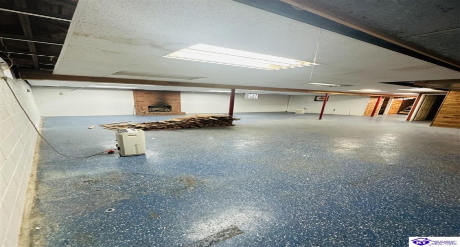 Robinson Avenue, Campbellsville, Kentucky 42718, ,3 BathroomsBathrooms,For Sale,Robinson Avenue,HK24003794