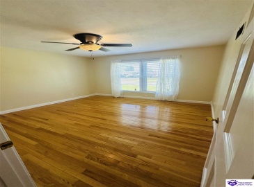 Robinson Avenue, Campbellsville, Kentucky 42718, ,3 BathroomsBathrooms,For Sale,Robinson Avenue,HK24003794 Robinson Avenue, Campbellsville, Kentucky 42718, ,3 BathroomsBathrooms,For Sale,Robinson Avenue,HK24003794