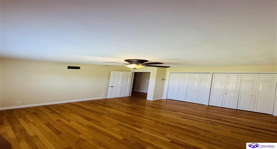 Robinson Avenue, Campbellsville, Kentucky 42718, ,3 BathroomsBathrooms,For Sale,Robinson Avenue,HK24003794