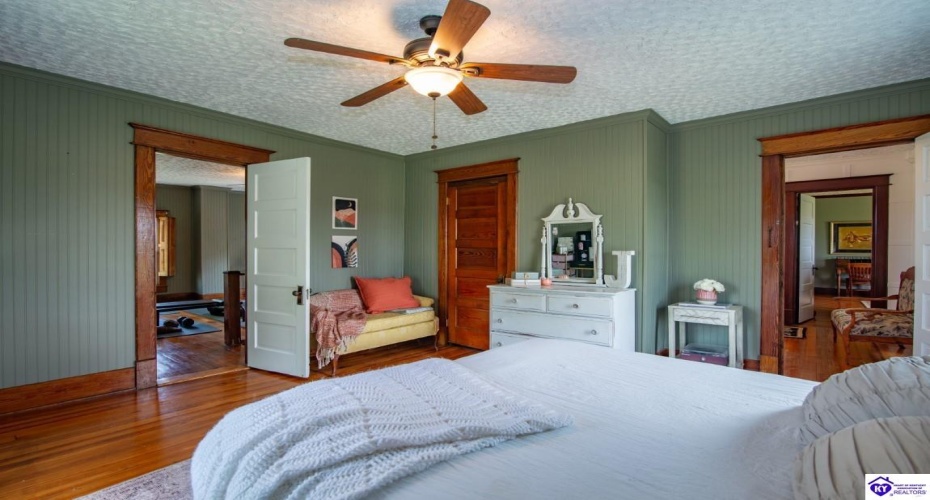 St John Road, Elizabethtown, Kentucky 42701, ,4 BathroomsBathrooms,For Sale,St John Road,HK24003601