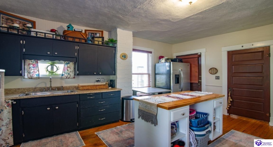 St John Road, Elizabethtown, Kentucky 42701, ,4 BathroomsBathrooms,For Sale,St John Road,HK24003601