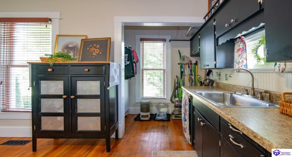 St John Road, Elizabethtown, Kentucky 42701, ,4 BathroomsBathrooms,For Sale,St John Road,HK24003601