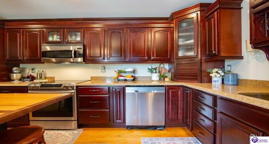 St John Road, Elizabethtown, Kentucky 42701, ,4 BathroomsBathrooms,For Sale,St John Road,HK24003601