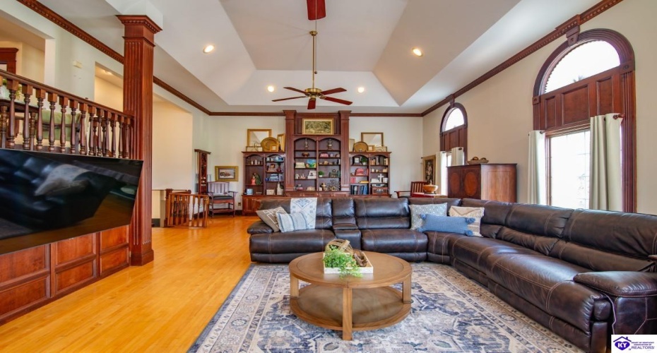 St John Road, Elizabethtown, Kentucky 42701, ,4 BathroomsBathrooms,For Sale,St John Road,HK24003601