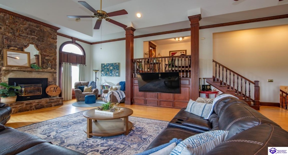 St John Road, Elizabethtown, Kentucky 42701, ,4 BathroomsBathrooms,For Sale,St John Road,HK24003601