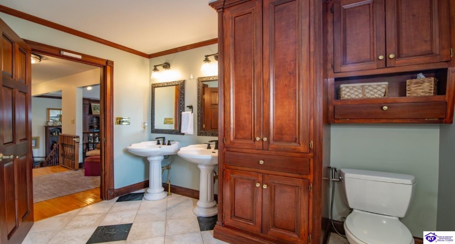 St John Road, Elizabethtown, Kentucky 42701, ,4 BathroomsBathrooms,For Sale,St John Road,HK24003601