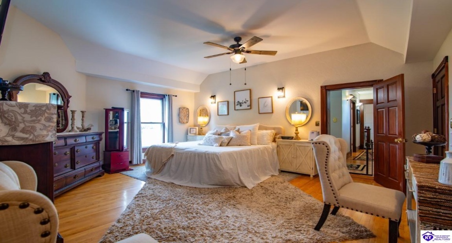 St John Road, Elizabethtown, Kentucky 42701, ,4 BathroomsBathrooms,For Sale,St John Road,HK24003601