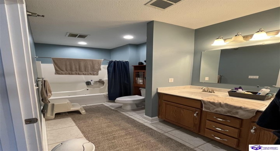 Chase Way, Elizabethtown, Kentucky 42701, ,2 BathroomsBathrooms,For Sale,Chase Way,HK24003795 Chase Way, Elizabethtown, Kentucky 42701, ,2 BathroomsBathrooms,For Sale,Chase Way,HK24003795