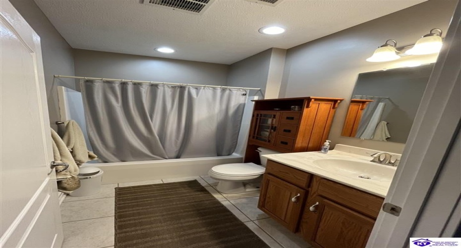 Chase Way, Elizabethtown, Kentucky 42701, ,2 BathroomsBathrooms,For Sale,Chase Way,HK24003795 Chase Way, Elizabethtown, Kentucky 42701, ,2 BathroomsBathrooms,For Sale,Chase Way,HK24003795