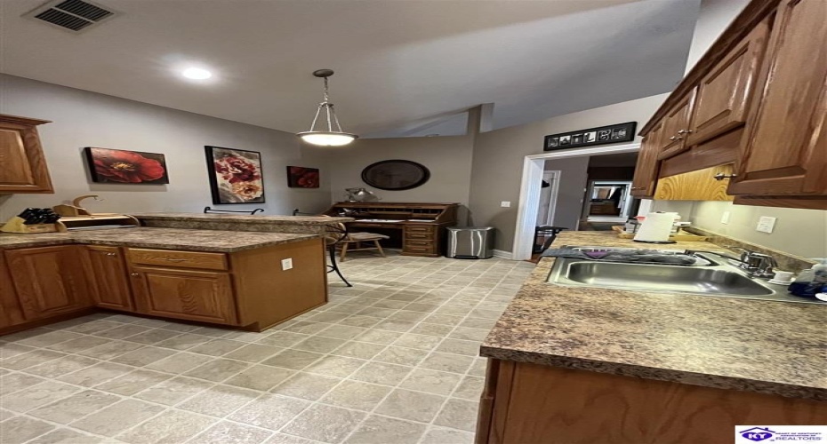 Chase Way, Elizabethtown, Kentucky 42701, ,2 BathroomsBathrooms,For Sale,Chase Way,HK24003795 Chase Way, Elizabethtown, Kentucky 42701, ,2 BathroomsBathrooms,For Sale,Chase Way,HK24003795