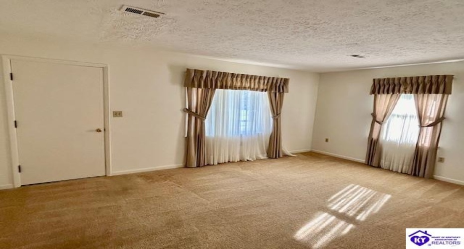 Western Drive, Campbellsville, Kentucky 42718, ,2 BathroomsBathrooms,For Sale,Western Drive,HK24003806 Western Drive, Campbellsville, Kentucky 42718, ,2 BathroomsBathrooms,For Sale,Western Drive,HK24003806