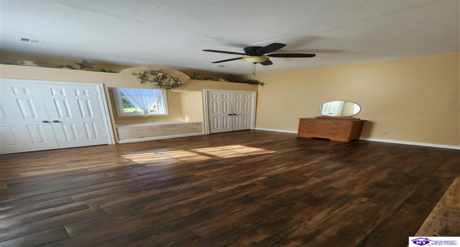 Owens Street, Cave City, Kentucky 42127, ,2 BathroomsBathrooms,For Sale,Owens Street,HK24003455 Owens Street, Cave City, Kentucky 42127, ,2 BathroomsBathrooms,For Sale,Owens Street,HK24003455