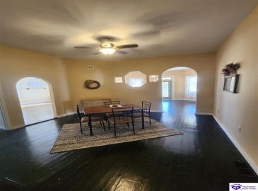 Owens Street, Cave City, Kentucky 42127, ,2 BathroomsBathrooms,For Sale,Owens Street,HK24003455