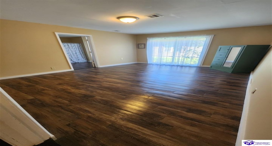 Owens Street, Cave City, Kentucky 42127, ,2 BathroomsBathrooms,For Sale,Owens Street,HK24003455 Owens Street, Cave City, Kentucky 42127, ,2 BathroomsBathrooms,For Sale,Owens Street,HK24003455