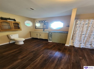 Owens Street, Cave City, Kentucky 42127, ,2 BathroomsBathrooms,For Sale,Owens Street,HK24003455