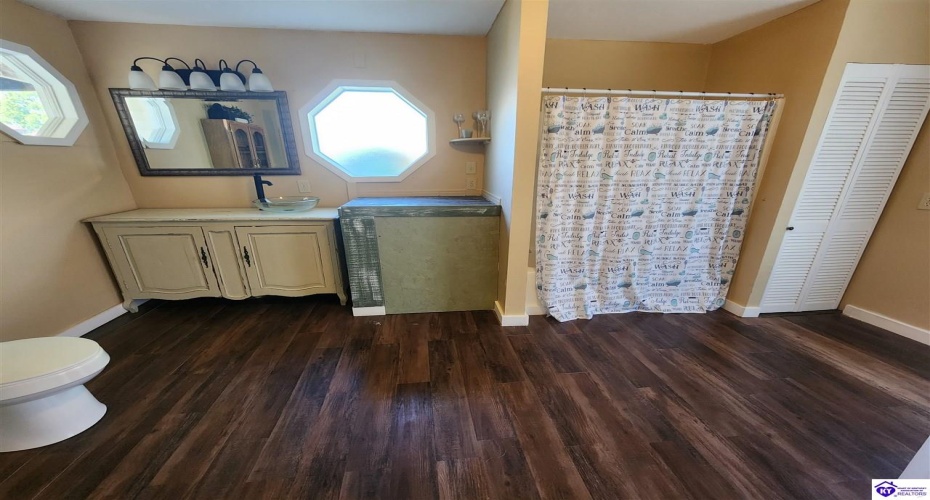 Owens Street, Cave City, Kentucky 42127, ,2 BathroomsBathrooms,For Sale,Owens Street,HK24003455 Owens Street, Cave City, Kentucky 42127, ,2 BathroomsBathrooms,For Sale,Owens Street,HK24003455