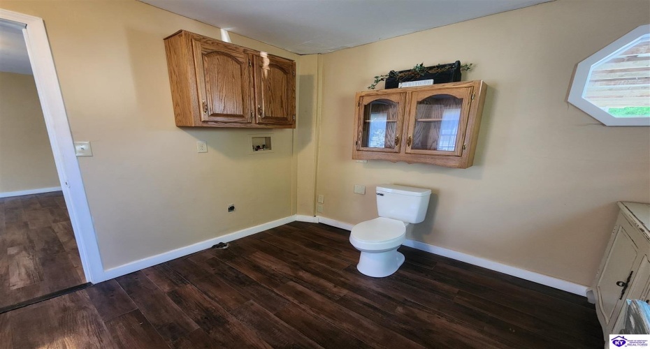 Owens Street, Cave City, Kentucky 42127, ,2 BathroomsBathrooms,For Sale,Owens Street,HK24003455 Owens Street, Cave City, Kentucky 42127, ,2 BathroomsBathrooms,For Sale,Owens Street,HK24003455