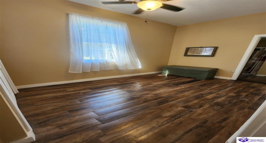 Owens Street, Cave City, Kentucky 42127, ,2 BathroomsBathrooms,For Sale,Owens Street,HK24003455 Owens Street, Cave City, Kentucky 42127, ,2 BathroomsBathrooms,For Sale,Owens Street,HK24003455