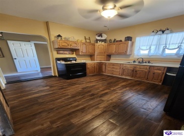 Owens Street, Cave City, Kentucky 42127, ,2 BathroomsBathrooms,For Sale,Owens Street,HK24003455