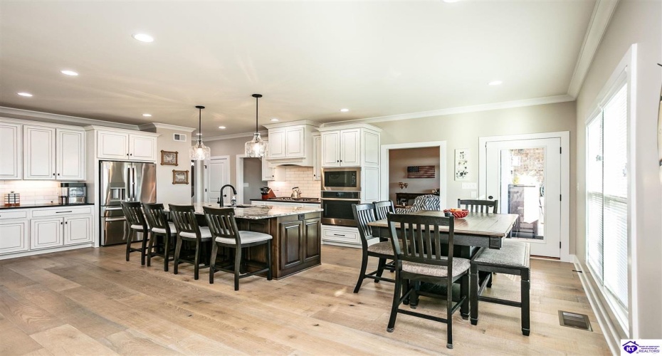 Clore Lane, Crestwood, Kentucky 40014, ,5 BathroomsBathrooms,For Sale,Clore Lane,HK24003808 Clore Lane, Crestwood, Kentucky 40014, ,5 BathroomsBathrooms,For Sale,Clore Lane,HK24003808