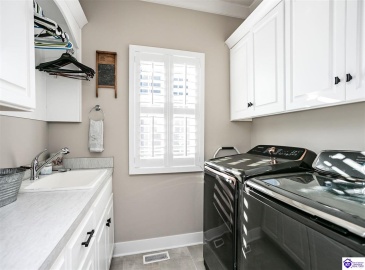 Clore Lane, Crestwood, Kentucky 40014, ,5 BathroomsBathrooms,For Sale,Clore Lane,HK24003808