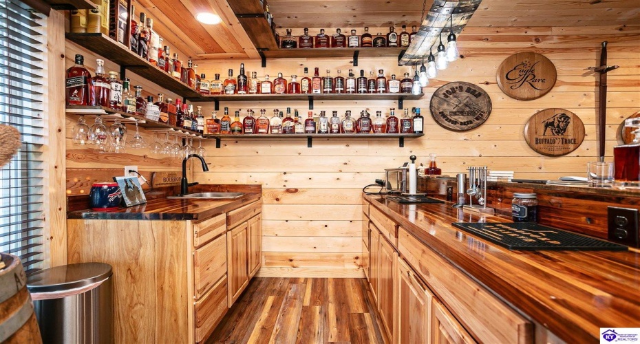 Clore Lane, Crestwood, Kentucky 40014, ,5 BathroomsBathrooms,For Sale,Clore Lane,HK24003808 Clore Lane, Crestwood, Kentucky 40014, ,5 BathroomsBathrooms,For Sale,Clore Lane,HK24003808