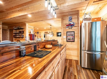 Clore Lane, Crestwood, Kentucky 40014, ,5 BathroomsBathrooms,For Sale,Clore Lane,HK24003808