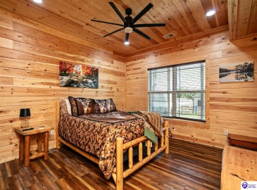 Clore Lane, Crestwood, Kentucky 40014, ,5 BathroomsBathrooms,For Sale,Clore Lane,HK24003808